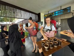 Tambah Experience, Wisatawan ke Banyuwangi Disuguhkan Minuman dan Kudapan Lokal